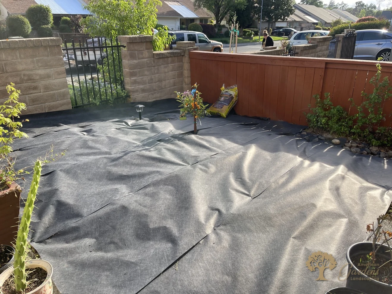 Citrus Heights Backyard Landscaping – Weed Fabric Across the Front Bed – American Gardens Landscaping