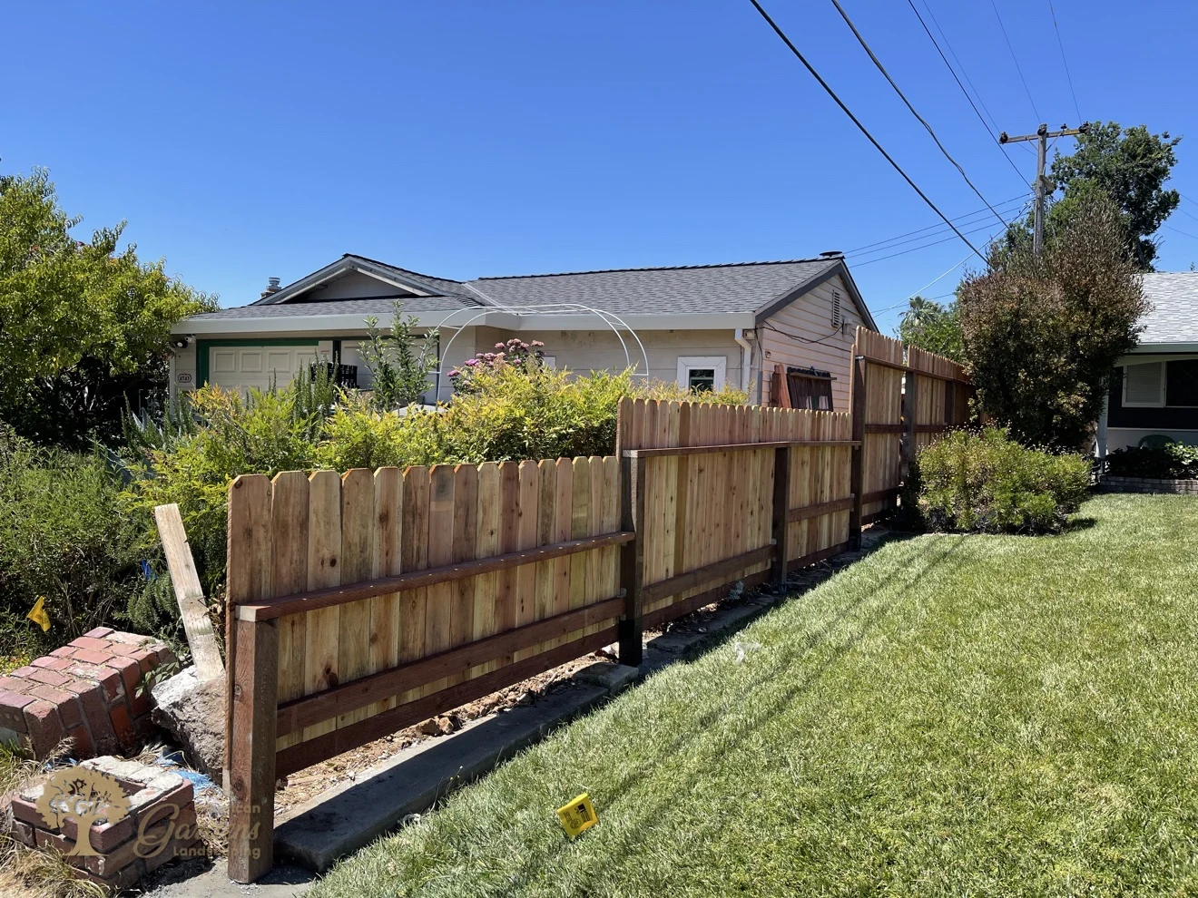 Finished redwood fence replacement in Sacramento – American Gardens Landscaping