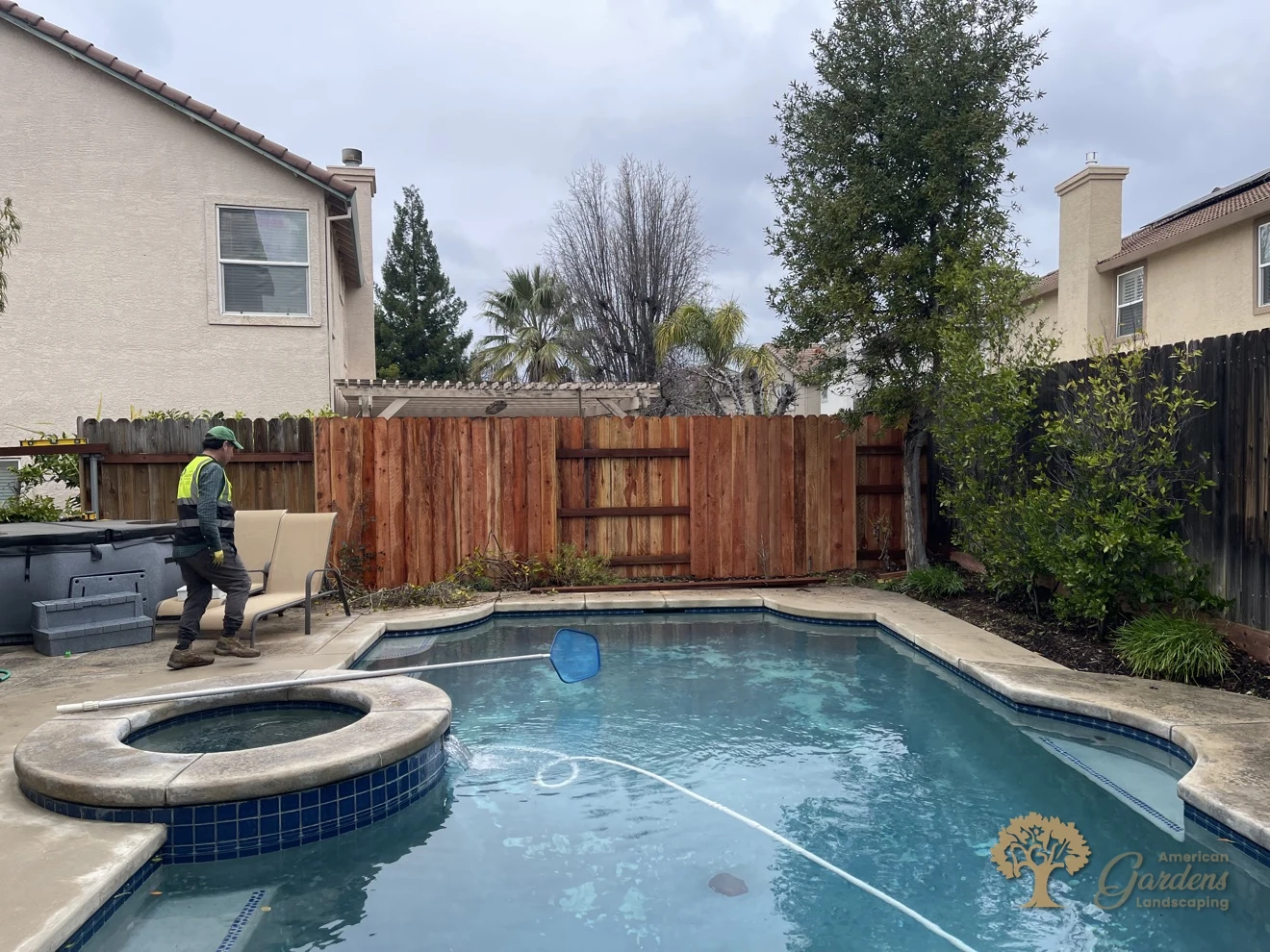 Finished redwood fence around the pool in Folsom – American Gardens Landscaping
