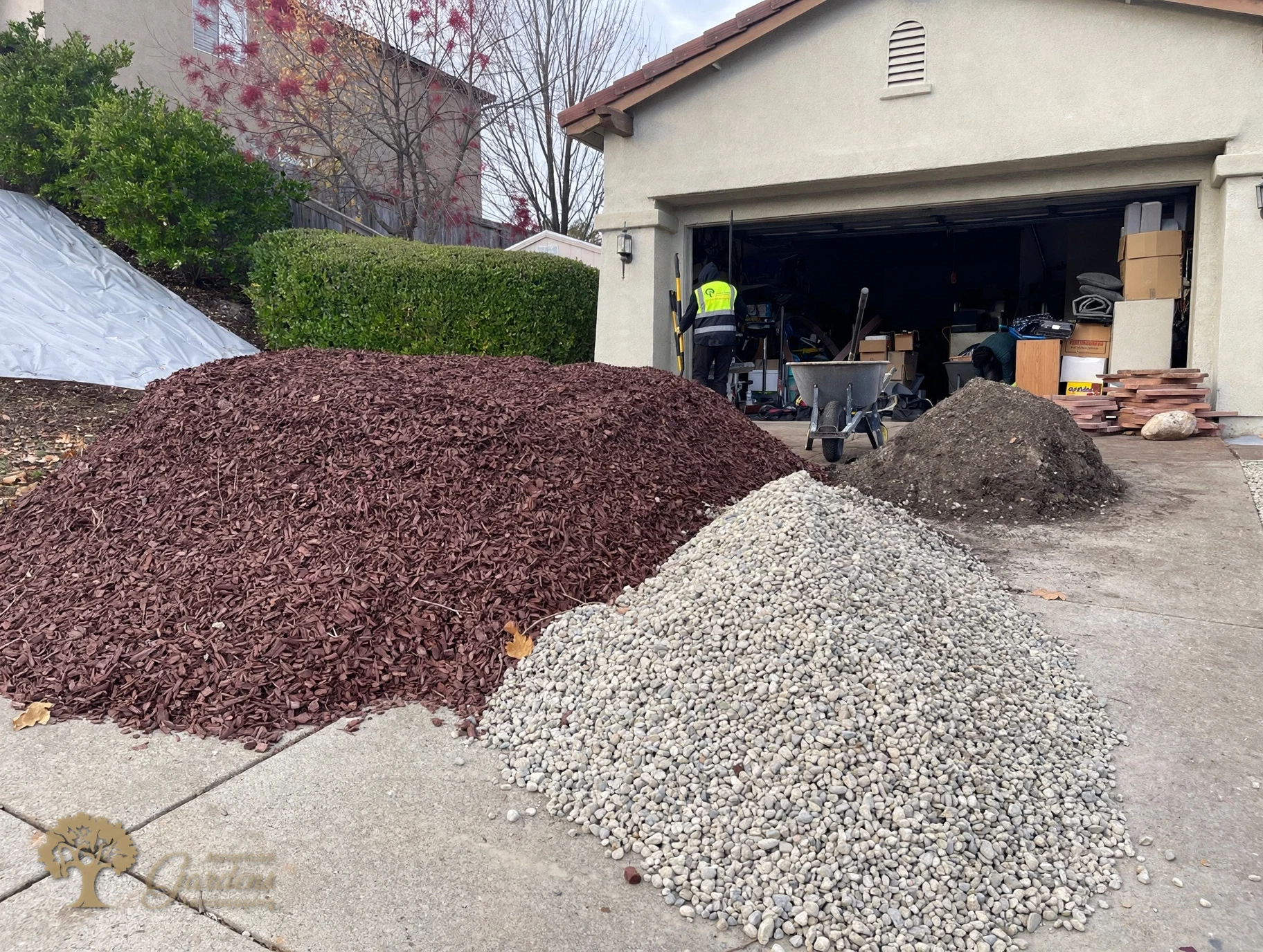 Bark, gravel and soil delivered for the front yard xeriscape in El Dorado Hills – American Gardens Landscaping